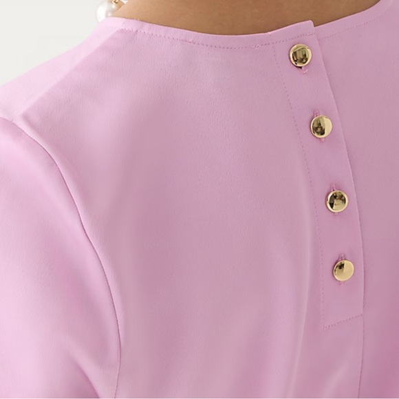 Short-Sleeve Tie Neck Top Shirt in Everyday Crepe - Picture 5 of 5